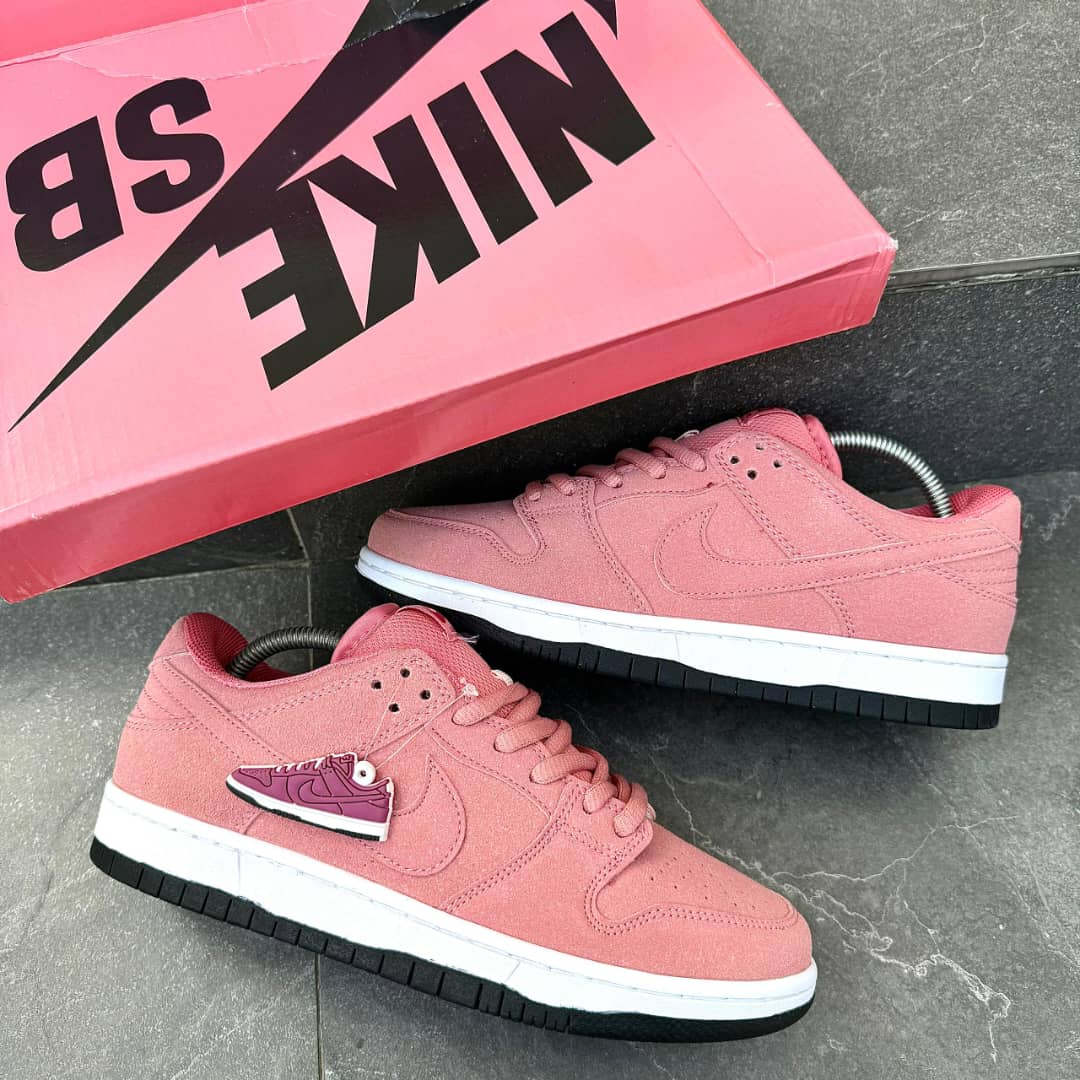 NIKE SB DUNK LOW PRO "PINK PIG"